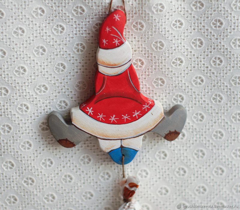 Дед Мороз и Снегурочка, ёлочные игрушки — Дед мороз с конфеткой большой